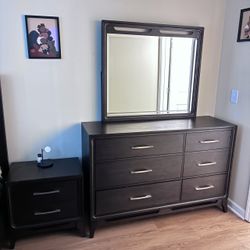 Bedroom set