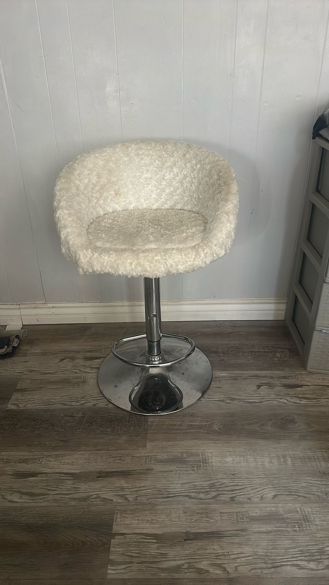 White Chair 