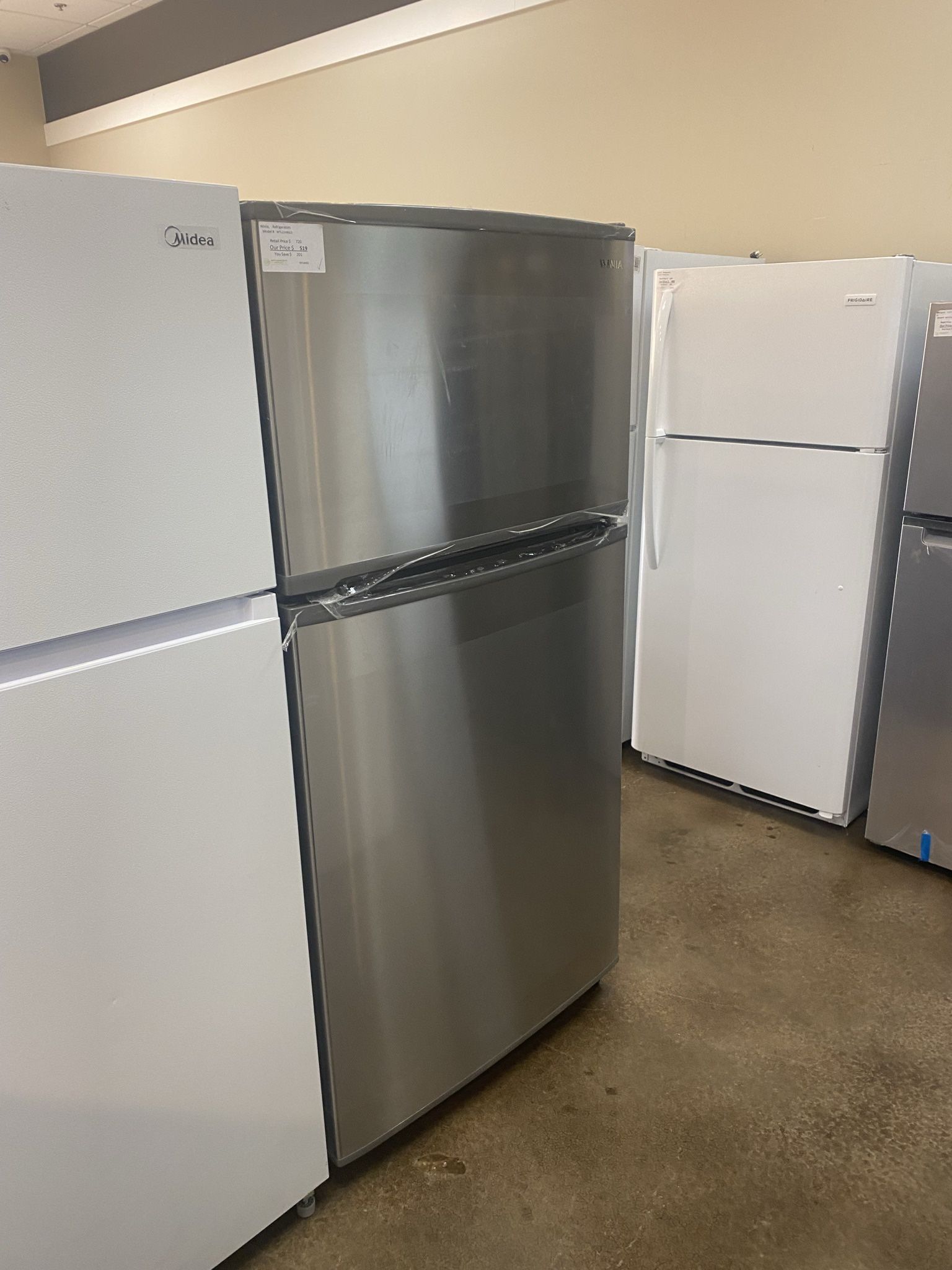 Winia Top Freezer Refrigerator