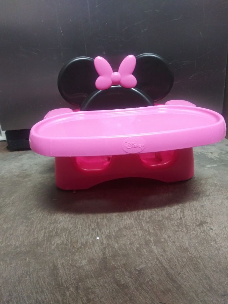 Minnie Mouse 2 in 1 booster seat with adjustable tray