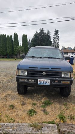 1995 Nissan Pathfinder  SE V6