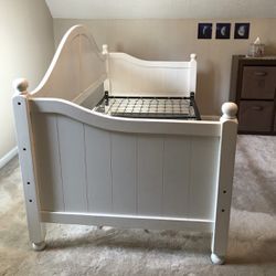 Twin size complete white daybed with mattress and trundle mattress.  45” highest point. 