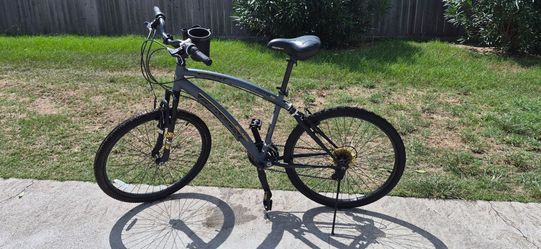 Ozone black canyon 500 comfort bike.