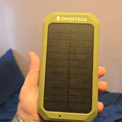 Swiss Tech 20,000 MaH Battery Pack