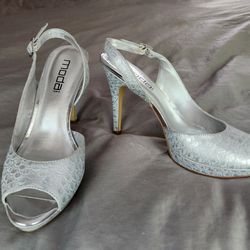 Moda Silver Heels Sz 9