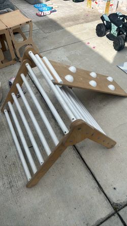 Kids climbing toy