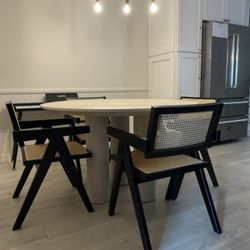 Lulu And Georgia Table 