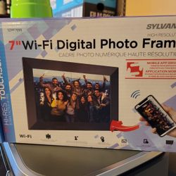 Digital Photo Frame 