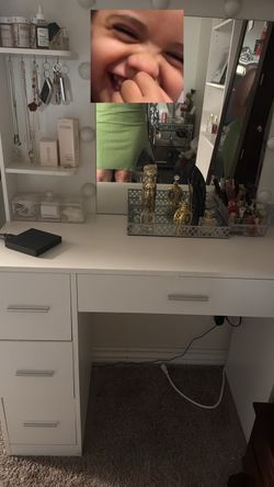 Vanity Desk with Mirror and Drawers.