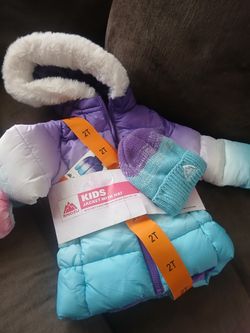 New Coat And Hat Have 4 Toddler And 2 Toddler 