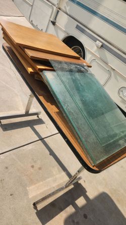 FREE GLASS, TABLE