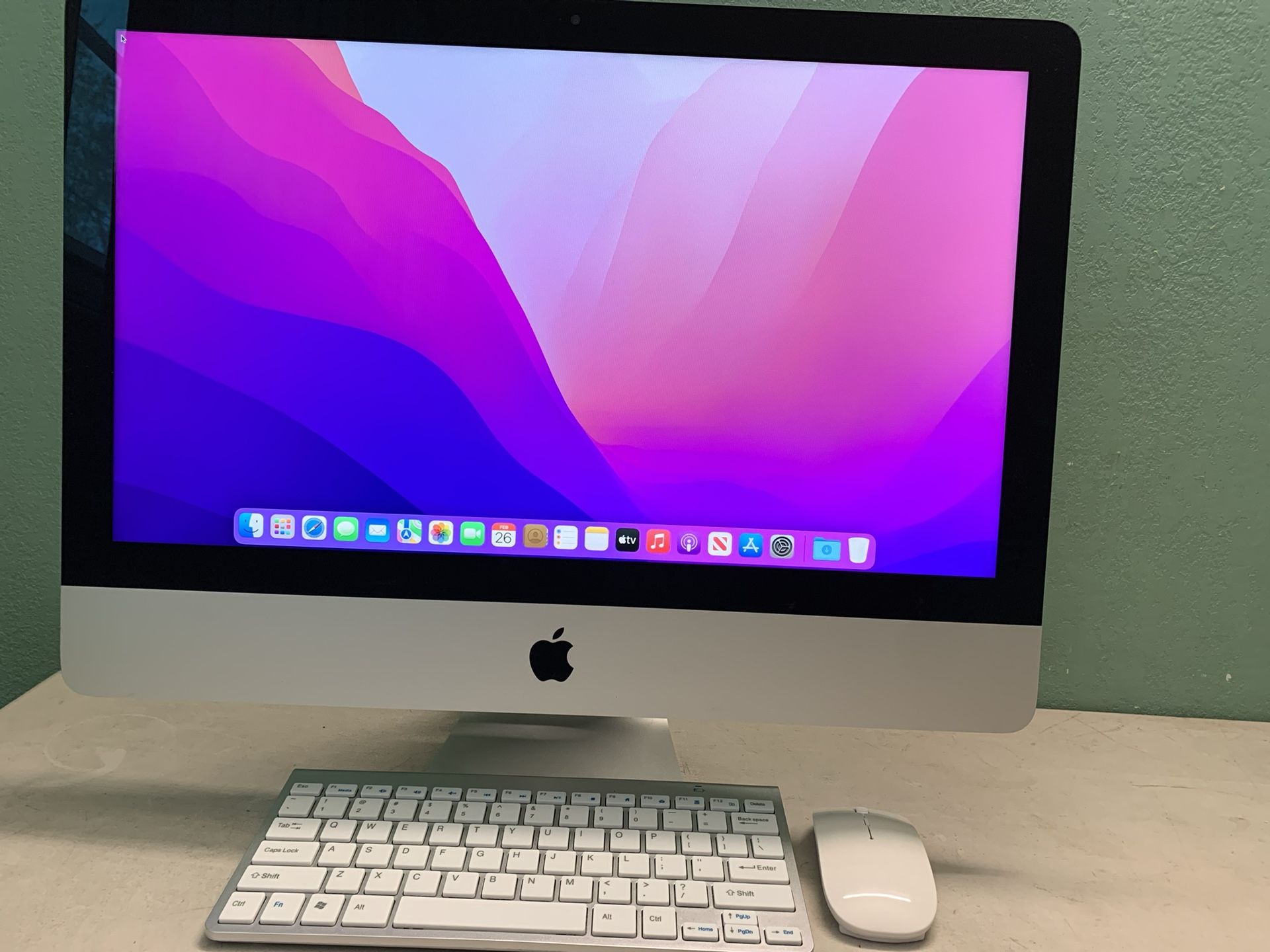 iMac 21.5 inches - MacOS Monterey