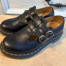 Dr martens Size 6 Women