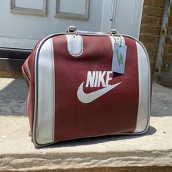 Clínica vagón girar Vintage 80's Nike Bowling Bag W/ Womens Bowling Shoes for Sale in Parma, OH  - OfferUp