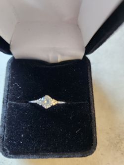Size 7 engagement ring 💍