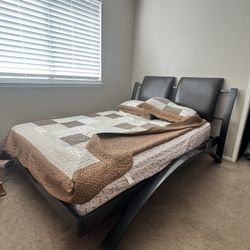 Bed frame & Mattress