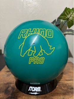 Bowling Ball 15 lbs Brunswick Rhino Used