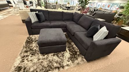 SECTIONAL WITH OTTOMAN