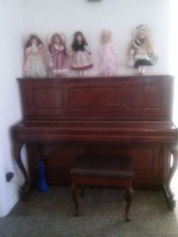 Queen Anne Piano