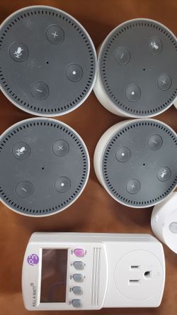 Amazon Echo Dot (2nd Generation) smart speakers.