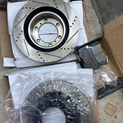 Toyota 4Runner Front Disc Brake Rotors And Pads 
