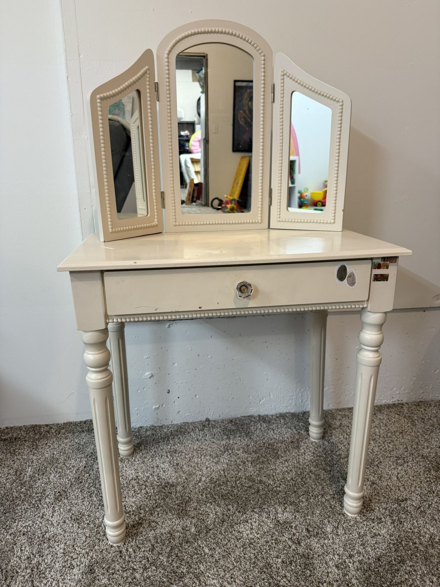 Girl Vanity