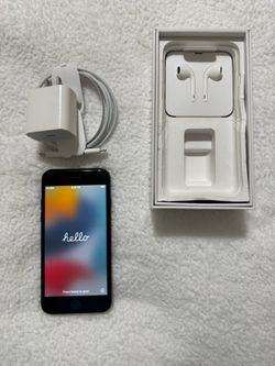 Apple iPhone 7 with Accessories