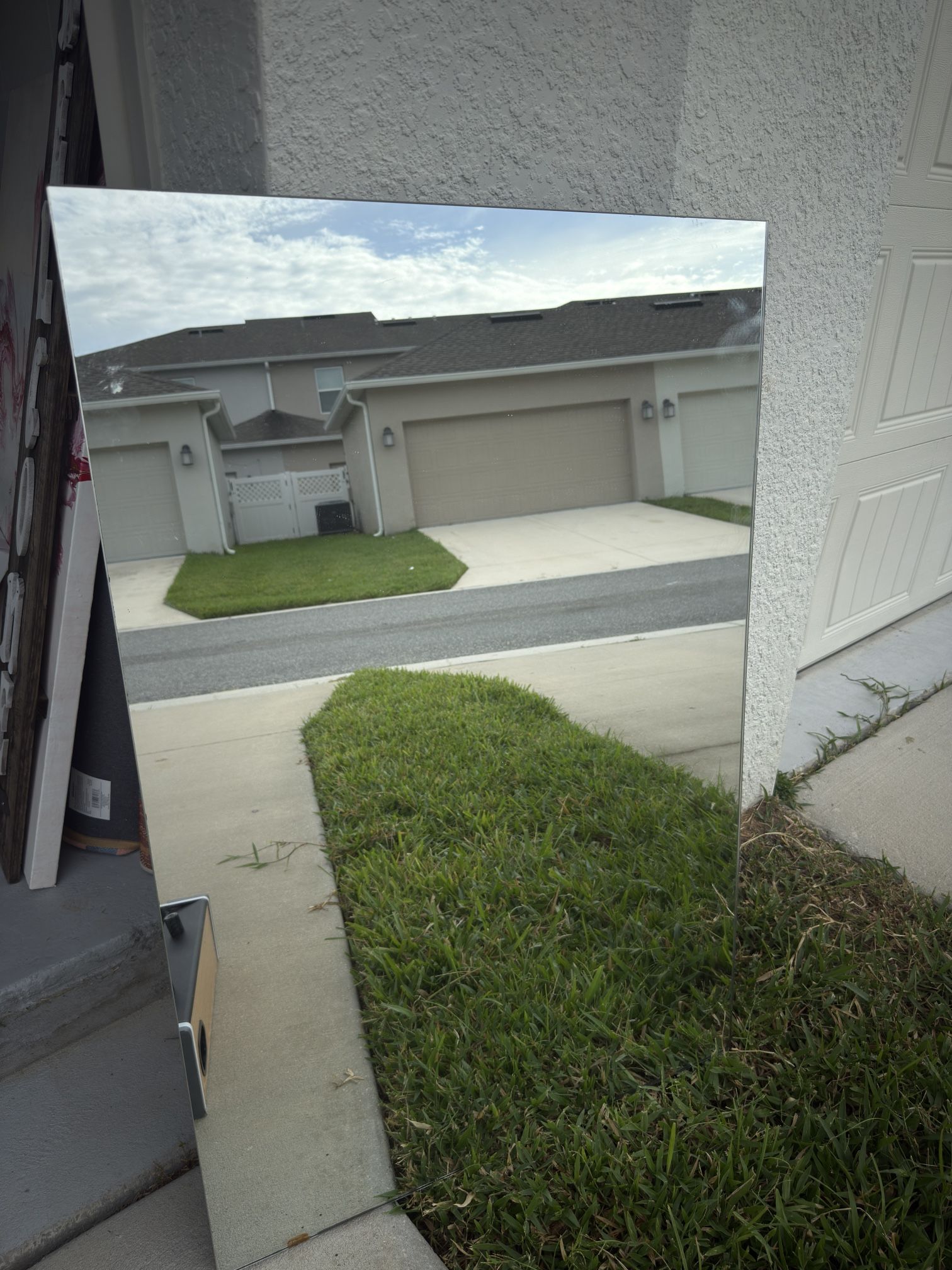 Selling mirror 28x42 in
