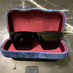 Gucci Square Sunglasses with Detachable Charm 58MM NEVER WORN for Sale in  Dallas, TX - OfferUp