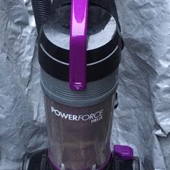 Bissell Powerforce Helix Vacuum- clean and runs perfectly- $20