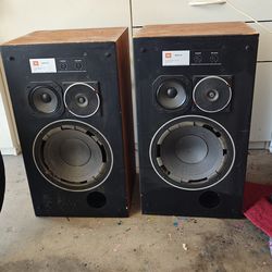 JBL  L36 stereo speakers