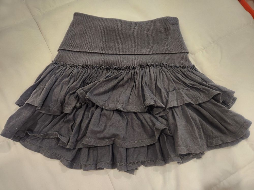 Ruffled Dark Gray Skirt Abercrombie & Fitch $10