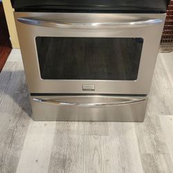 Frigidaire Electric 5 Burner Glass Top Stove