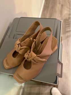 Bernardo leather women size9 tan - block heel