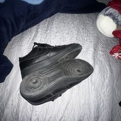 Black Air Force 1 size 11