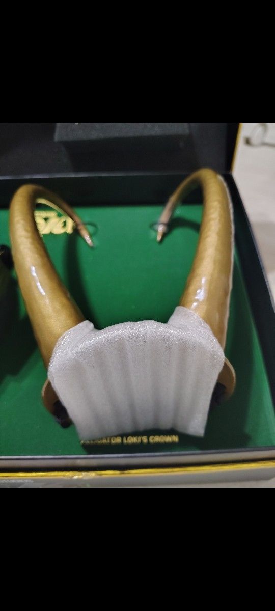 Disney Marvel Studios Loki Alligator Kid Crown Collectors Box Limited 6000