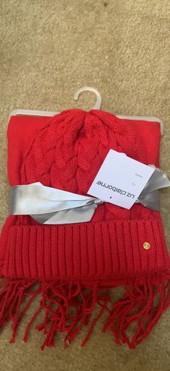 Liz Claiborne Hat And Scarf Set