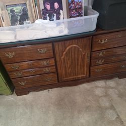 Dresser 