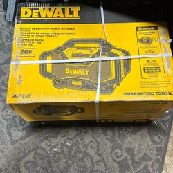 Dewalt Job Site Bluetooth Radio