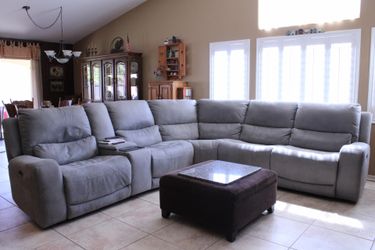 Recliner sectional