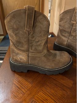Ariat women’s boots size 7/12