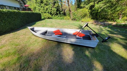 12' Aluminum boat with 36lb thrust MinnKota electric motor