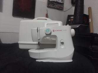 Singer M1500 Sewing Machine W Foot Pedal Power Cord