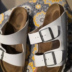 Birkenstock white sandals size 39 (aprox 8 - 9 womens)  germany