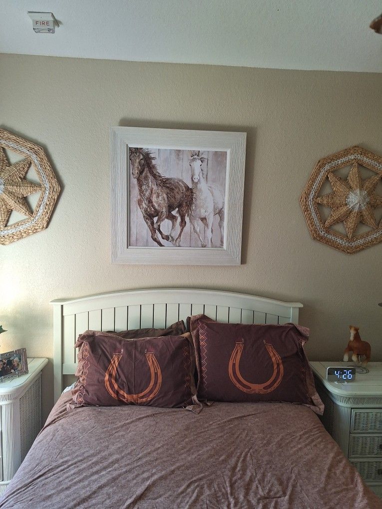 Horse Picture, Round Ratton Decorations, Horse Shoe Bedspread and Shams