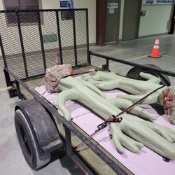 Concrete Statues 