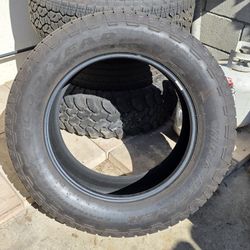 GOODYEAR WRANGLER TRAILRUNNER AT 275/60R20