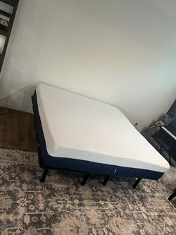 PERFECT CONDITION Perfect Medium-feel Amerisleep King Mattress *Delivery Available!