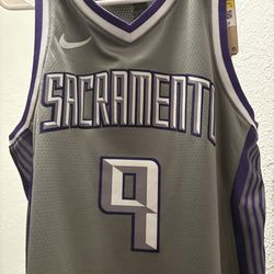 Kings jersey #9 Precious Achiuwa
