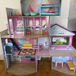 Doll House 